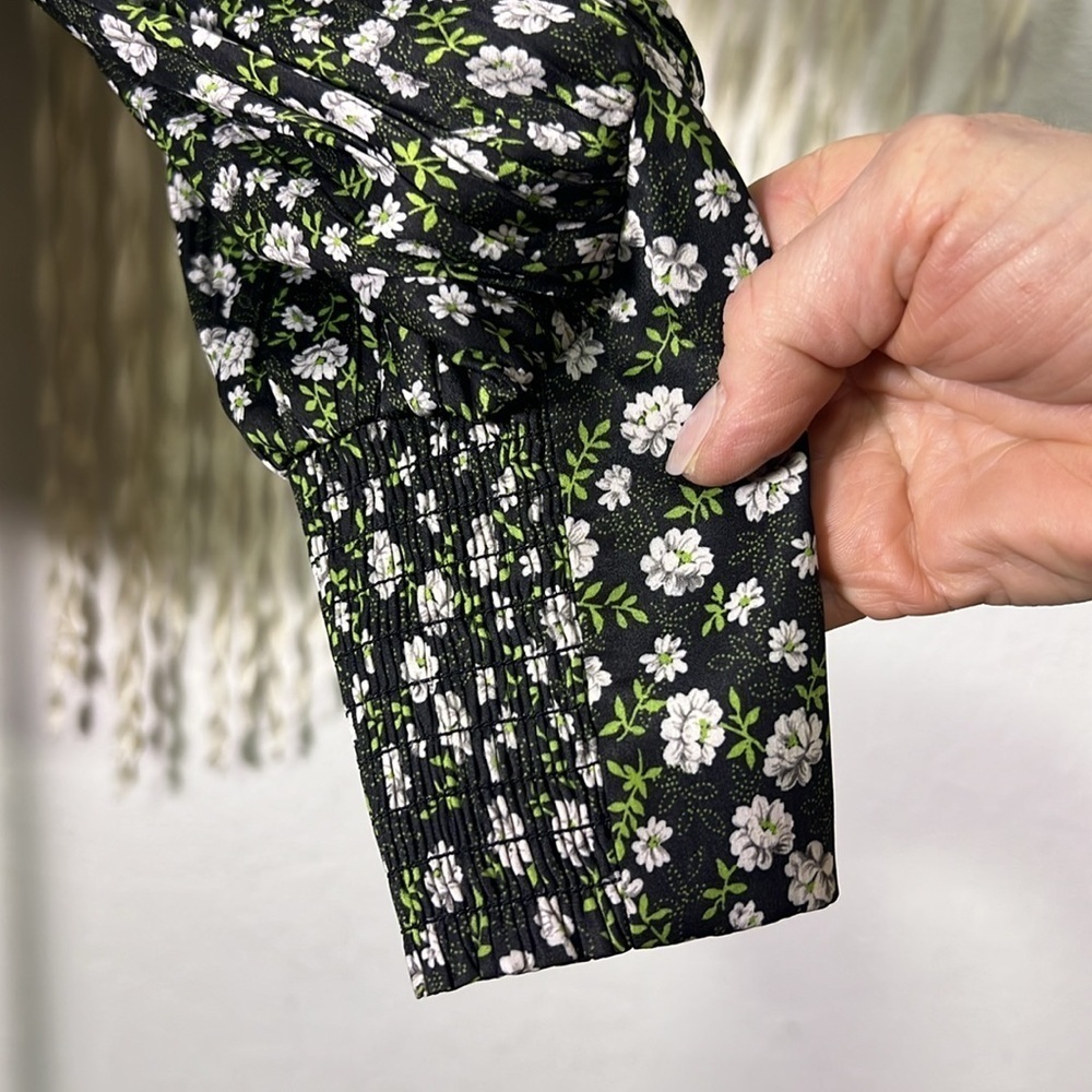 Anthropologie Peter Pan Collar Black and Green Ditzy Floral Print Blouse Small - Picture 6 of 12